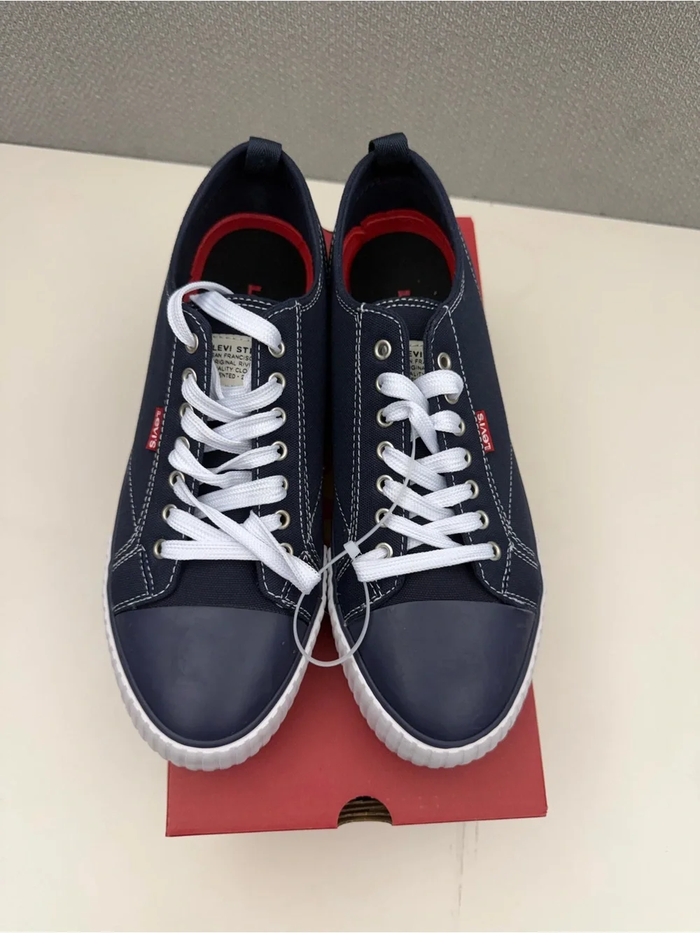 Levies  men’s size 9.5  width M  Anikin canvas sneakers